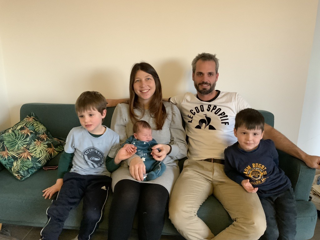 Une famille de 5 avec 3 garçons Notre famille avec l'arrivée du petit dernier Mathéo
