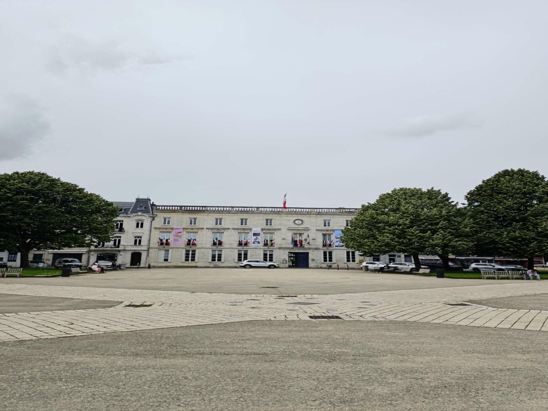 Rochefort place des dames