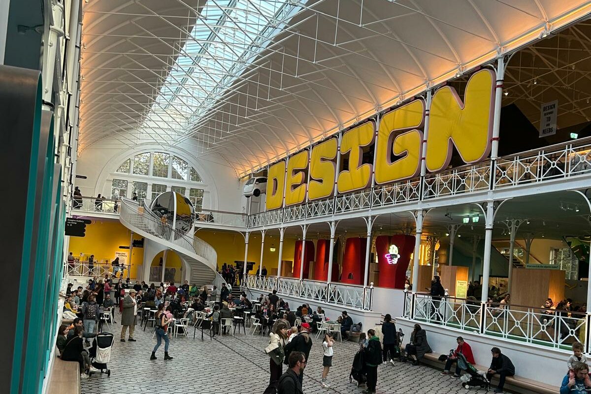 V&A